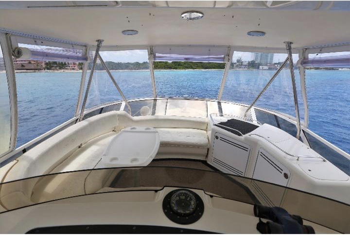 Sea Ray 60 Cozumel Boat rentals flybridge