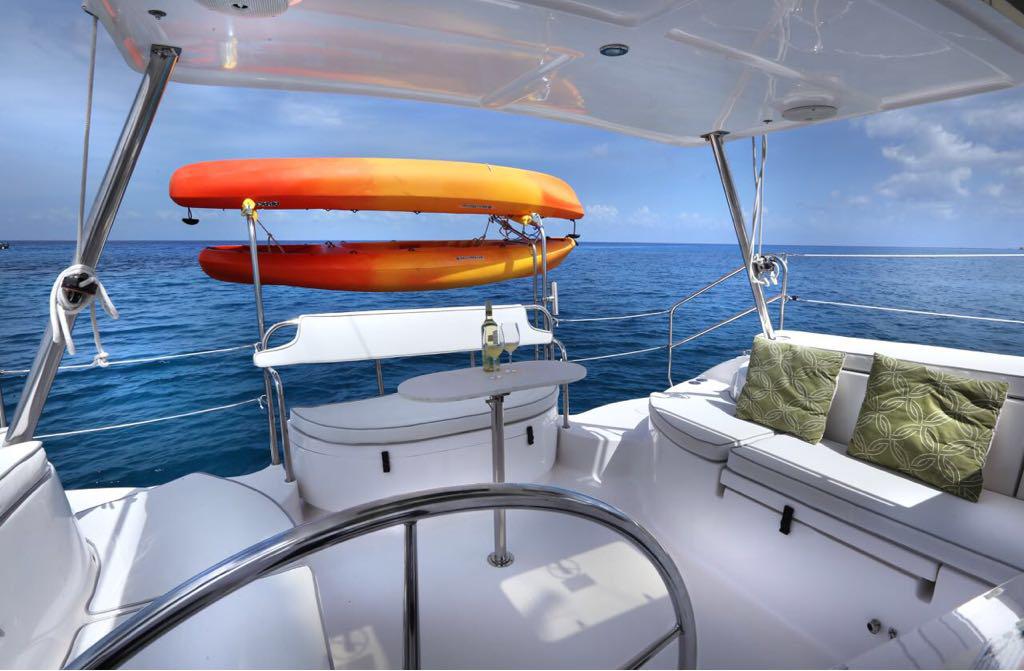 Catamarán Gemini Legacy 35 renta de yate en Cozumel